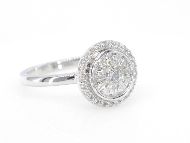 Bague 54 Bague entourage en or blanc avec diamants 58 Facettes 2005