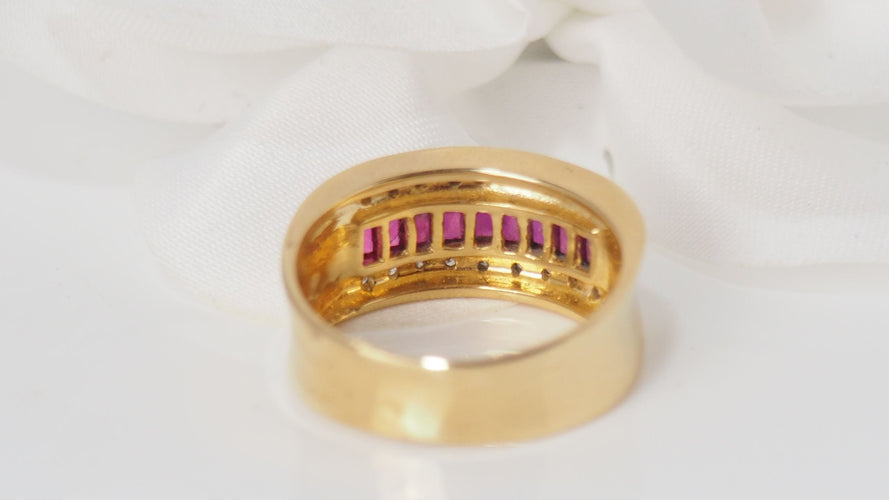 Bague Bague en or jaune, diamants et rubis 58 Facettes 31450