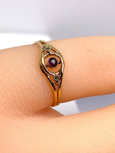 Bague 43 Bague en or jaune en rubis et diamants 58 Facettes AB588