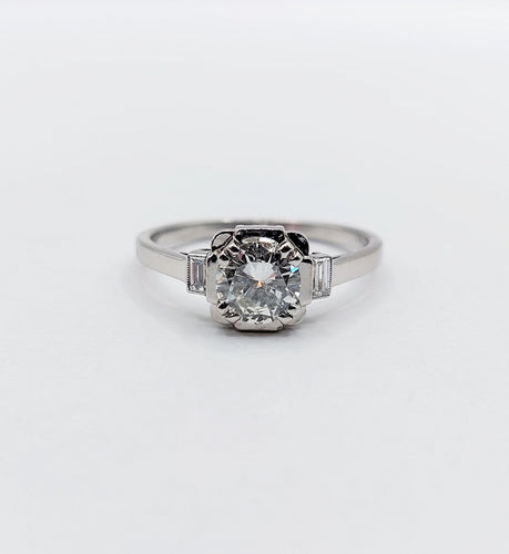 Bague 53 Bague solitaire Art déco en platine, diamant 0,80 carat et diamants baguettes 58 Facettes A06520