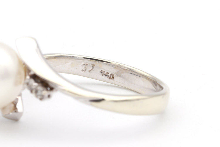 Bague 52 Bague Années 70 en or jaune sertie d'une perle et de diamants 58 Facettes 19113