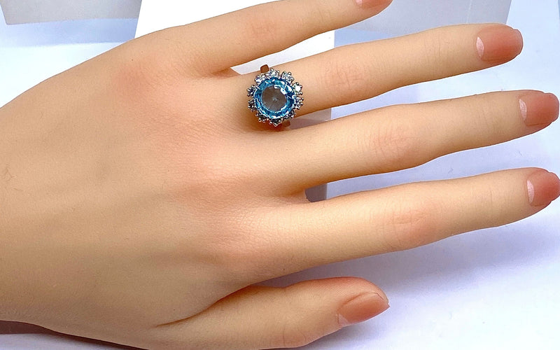 Bague 49 Bague en or blanc 18 carats, aigue marine et diamants 58 Facettes AB495