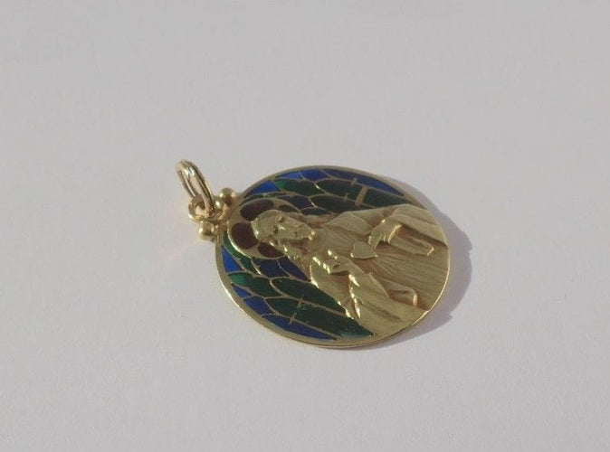 Pendentif Becker - Médaille pendentif Jésus Christ émail plique-à-jour en or jaune 18k 58 Facettes