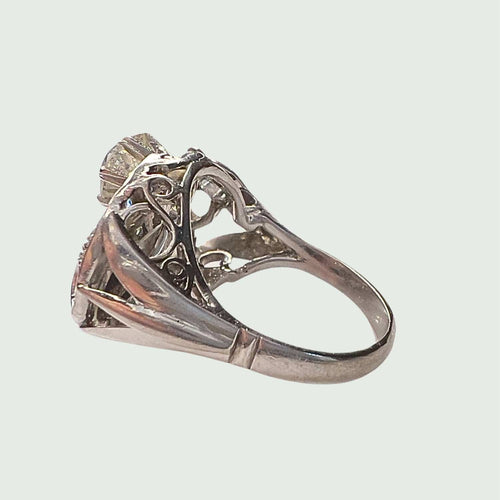 Bague 54.5 BAGUE STYLE RÉTRO PÉRIODE 1940-1945 en PLATINE avec DIAMANTS 58 Facettes Q993A
