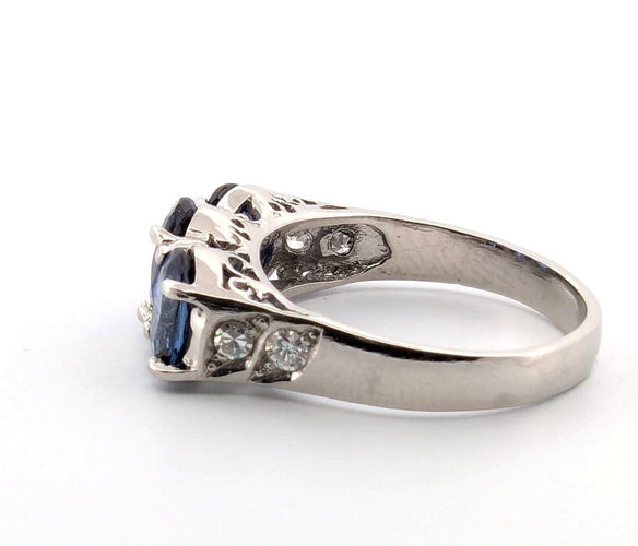 Bague 56 Bague en platine avec saphirs et diamants 58 Facettes