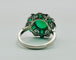 Bague Bague vintage en platine ornée d'émeraudes et de diamants 58 Facettes 50265