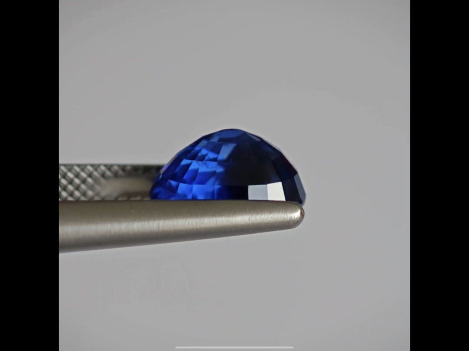 Gemstone Royal Blue No heat Oval Ceylon blue sapphire - 4.06 carat 58 Facettes SAM-OV-SAPP-4.06