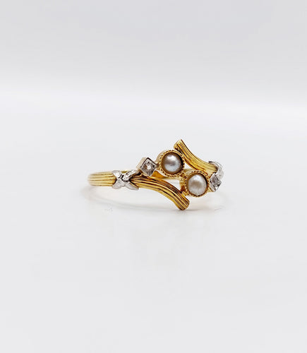 Ring Toi & Moi Art nouveau med pärlor och rosen­slipade diamanter i 18k guld 