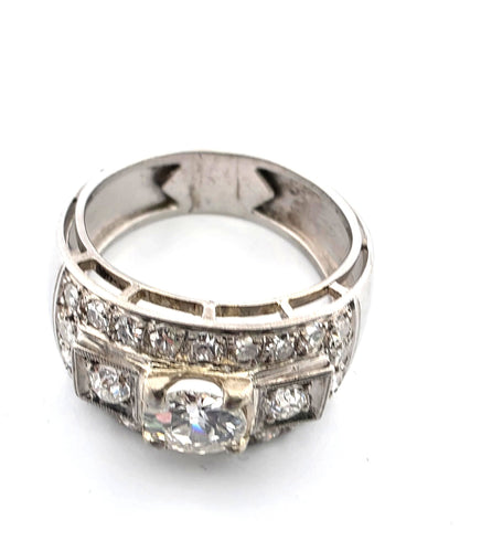 Bague 54 Superbe bague Art déco en or blanc 18 carats avec un gros diamant central et des diamants environnants 58 Facettes