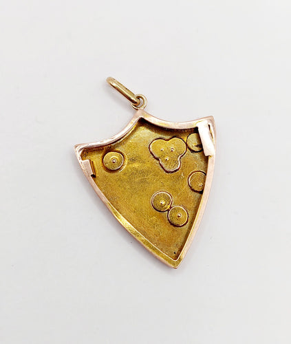 Pendentif Pendentif antique jaune blason, fleurs et papillon orné de perles (circa 1900) 58 Facettes A06306