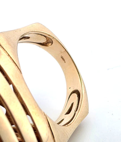 Bague Bague en or jaune massif avec une grosse citrine 58 Facettes