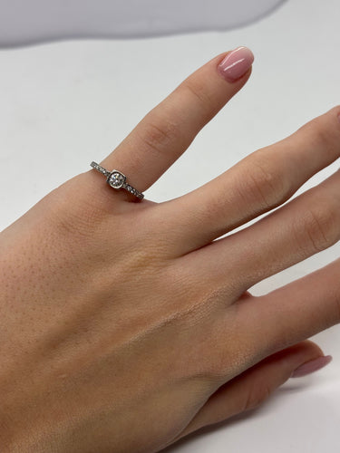 Bague 47 Bague Dinh Van "Le Cube" or blanc et diamants 0,27 ct 58 Facettes 1246