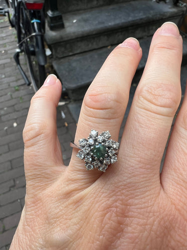 Bague 52.5 Bague en or blanc avec alexandrite naturelle certifiée ALGT de 0,60 ct et diamants 58 Facettes