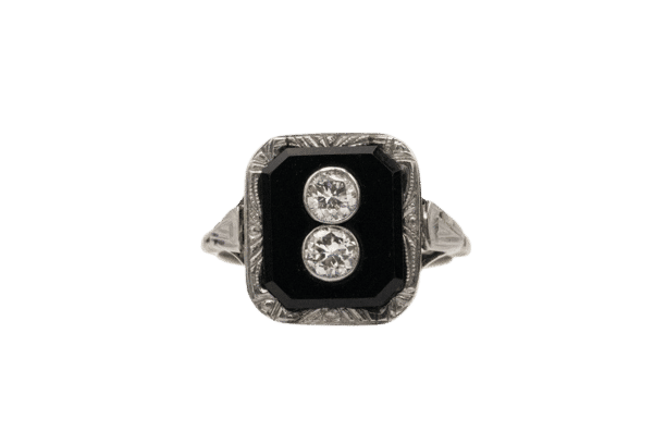 Ring Art Deco, onyx og diamanter ca. 0,40 ct, 1930 
