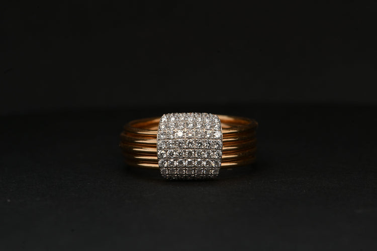 Bague 52 Bague en or rose ornée de diamants 58 Facettes