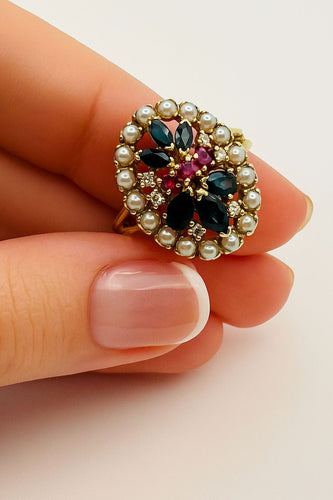 Bague 52 Bague vintage en or jaune ornée de saphirs, rubis, perles et diamants 58 Facettes 50312