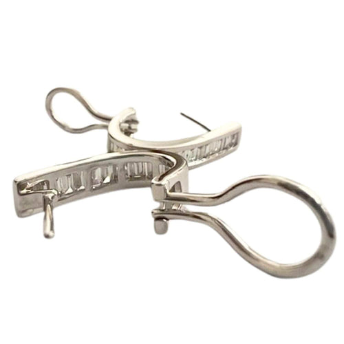 Boucles d'oreilles BOUCLES D'OREILLES AU DESIGN CONTEMPORAIN DU XXE SIÈCLE EN OR 18 KT AVEC DIAMANTS 58 Facettes Q265B(100)