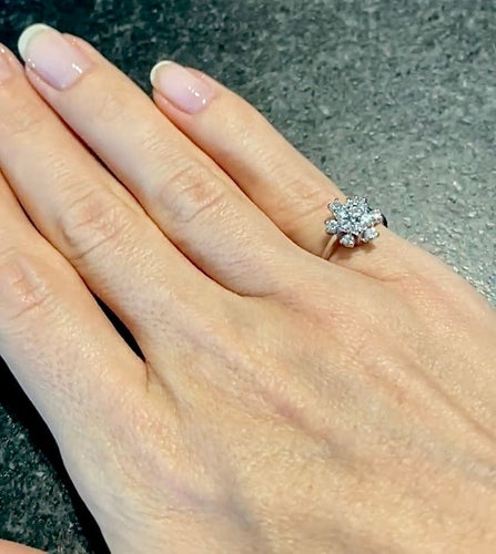 Bague 48.5 Bague fleur or blanc diamants 58 Facettes