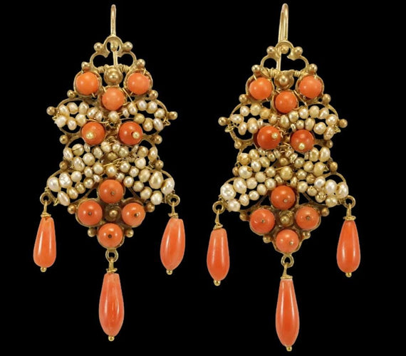 Boucles d'oreilles Boucles d'oreilles anciennes en perles de corail et filigrane d'or jaune 58 Facettes 7712