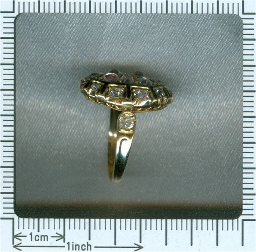 Bague 51 Élégance ornée : une bague rococo incrustée de diamants 58 Facettes 16340-0042