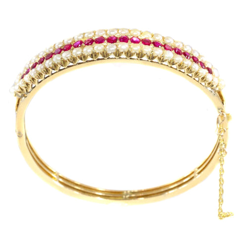 Bracelet La majesté des rubis victoriens : un bracelet antique 58 Facettes 21273-0596