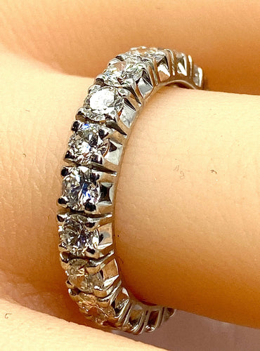 Bague 53 Alliance en or blanc et 20 diamants 58 Facettes AB578