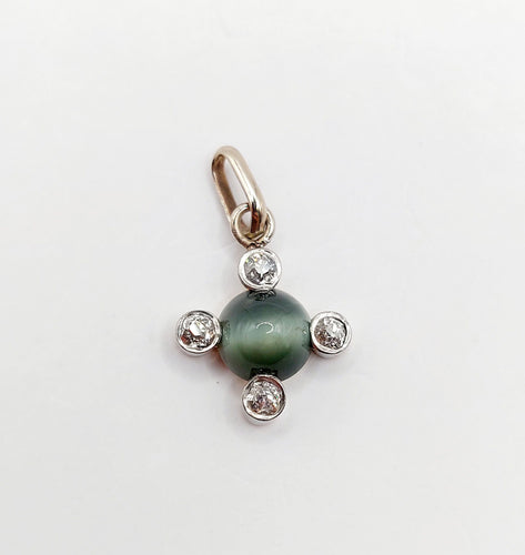 Pendentif Pendentif fleur antique or blanc, cabochon d'agate œil de chat et diamants 58 Facettes A05522