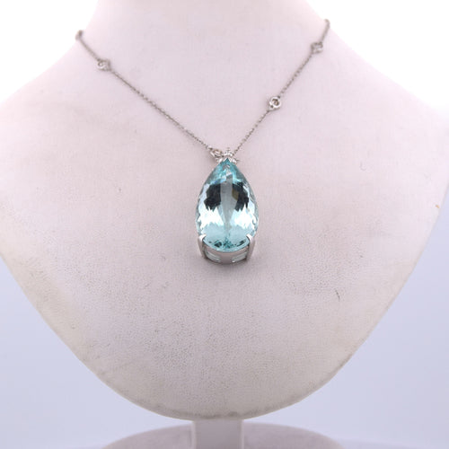 Pendentif PENDENTIF EN OR BLANC 18KT - AIGUE-MARINE et DIAMANTS 58 Facettes