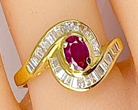 Bague 53 Bague or jaune, rubis et 38 diamants baguettes 58 Facettes AB419