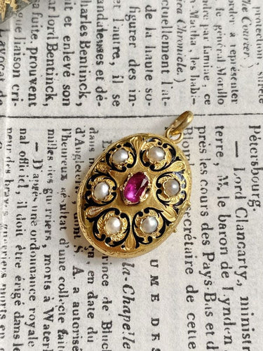 Pendentif Médaillon porte-photo en or jaune 58 Facettes