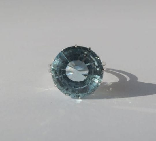 Bague 53 Bague solitaire cocktail aigue-marine 9 carats en or blanc 18k 58 Facettes