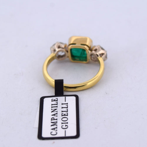 Bague 56 Bague vintage en or jaune 18 carats ornée d'une émeraude et de diamants 58 Facettes