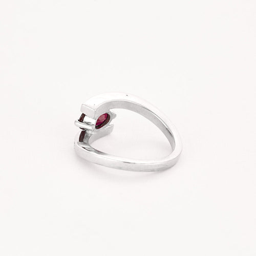 Bague 53 Bague en or blanc, rubis et diamants 58 Facettes GU267