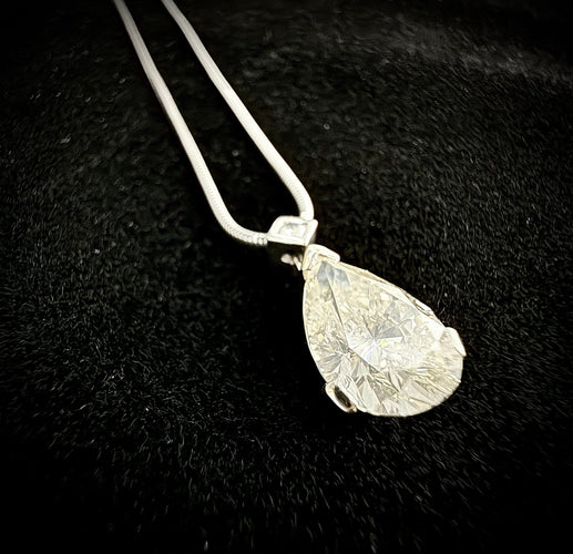 Pendentif Pendentif diamant poire de 5 carats (SI-I/J) 58 Facettes