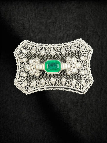 Broche Broche « Le Treillis des Rêves » en platine, diamants et émeraudes 58 Facettes