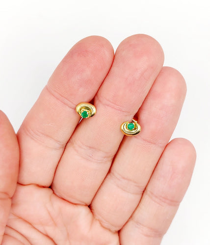 Boucles d'oreilles Puces d'oreilles or jaune et émeraudes 58 Facettes B01015