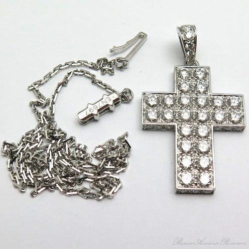 Collier Croix Cartier en Or blanc et diamants 58 Facettes Col271