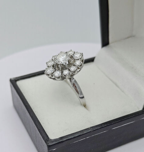 Bague 56 Bague marguerite en or blanc avec diamants 58 Facettes