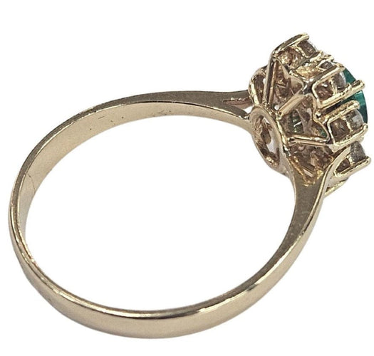 Bague 55.5 Bague rosette contemporaine en or jaune avec une émeraude de 0,6 ct AA+ et des diamants de 0,32 ct 58 Facettes E37