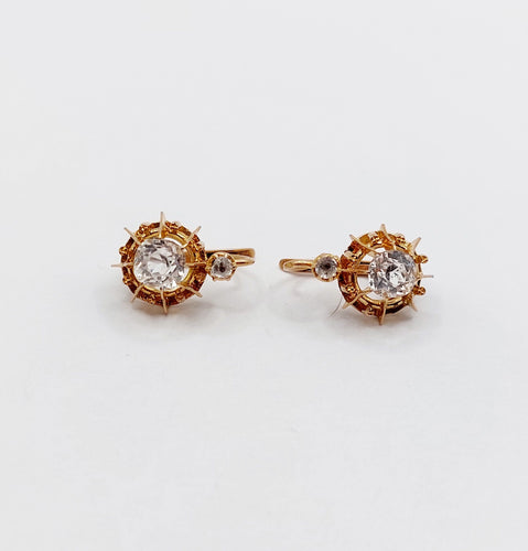 Boucles d'oreilles Dormeuses antique or rose 18k verres blancs taille coussin (circa 1900) 58 Facettes A06051
