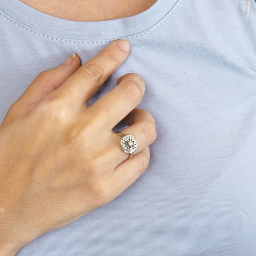 Bague 53 Bague Art Déco or jaune et blanc avec diamants 58 Facettes