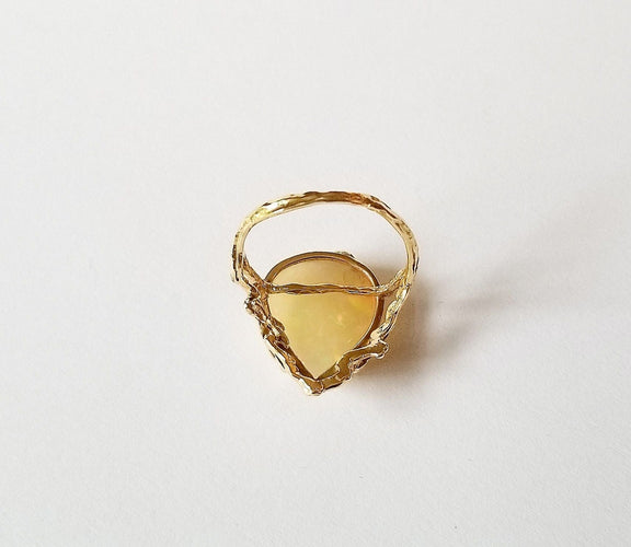 Bague 52 Bague or jaune 18k et Opale 58 Facettes