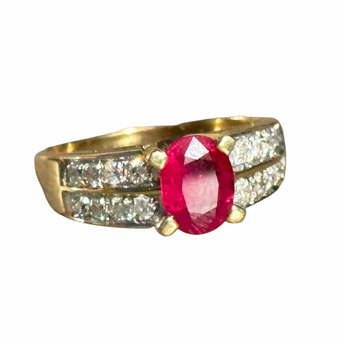 Bague 59 Bague en or jaune, rubis et diamants 58 Facettes
