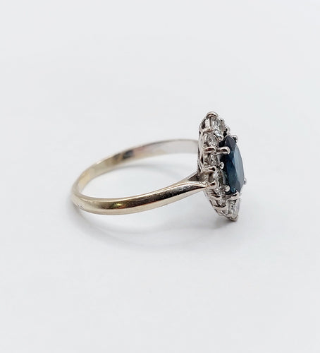Bague 51 Bague marquise style art déco or blanc ornée d'un saphir naturel et de diamants taille brillants 58 Facettes A04625