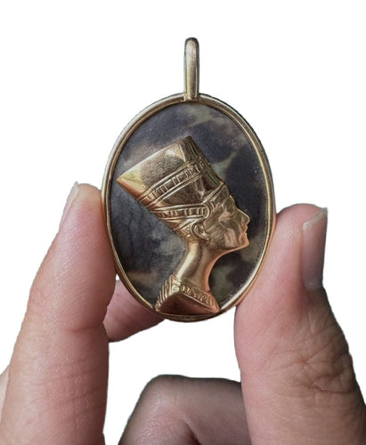 Pendentif Pendentif en Or figurant Néfertiti 58 Facettes