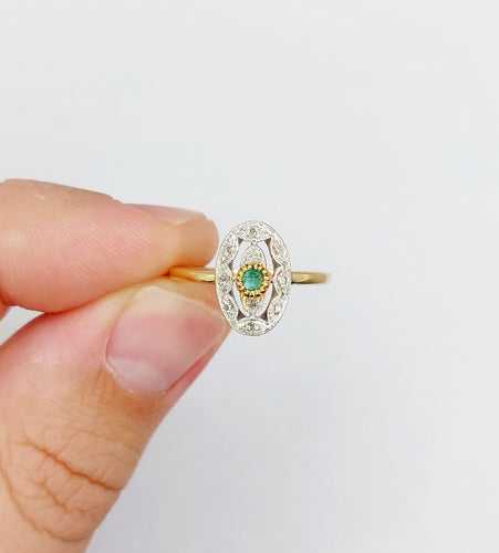 Bague 51.5 Bague marquise art déco or jaune, émeraude et petits diamants 58 Facettes A05530