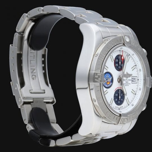 Montre Breitling Montre Avenger Skyland Chronographe 58 Facettes MT42041