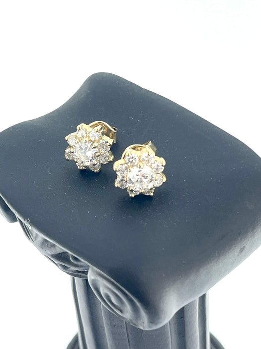 Pendientes florales en oro amarillo con diamantes con certificación HRD