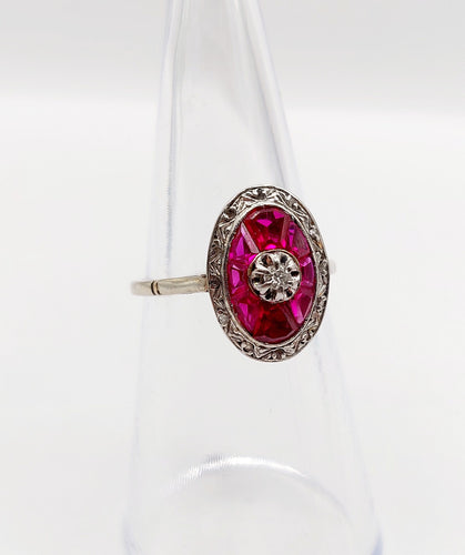 Bague 51 Bague marquise Art déco en or blanc 18k, diamant et rubis synthétiques 58 Facettes A06446