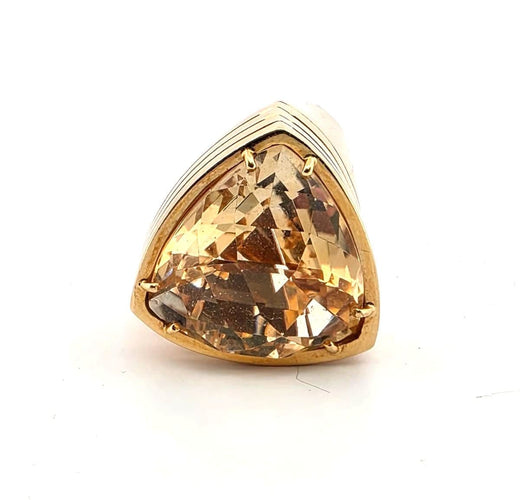 Bague Bague en or jaune massif avec une grosse citrine 58 Facettes